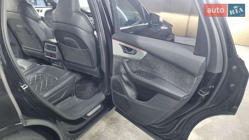 Позашляховик / Кросовер Audi SQ7 2020 в Чернівцях