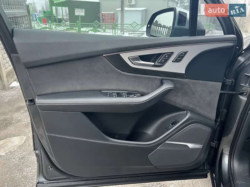 Позашляховик / Кросовер Audi SQ7 2017 в Вінниці