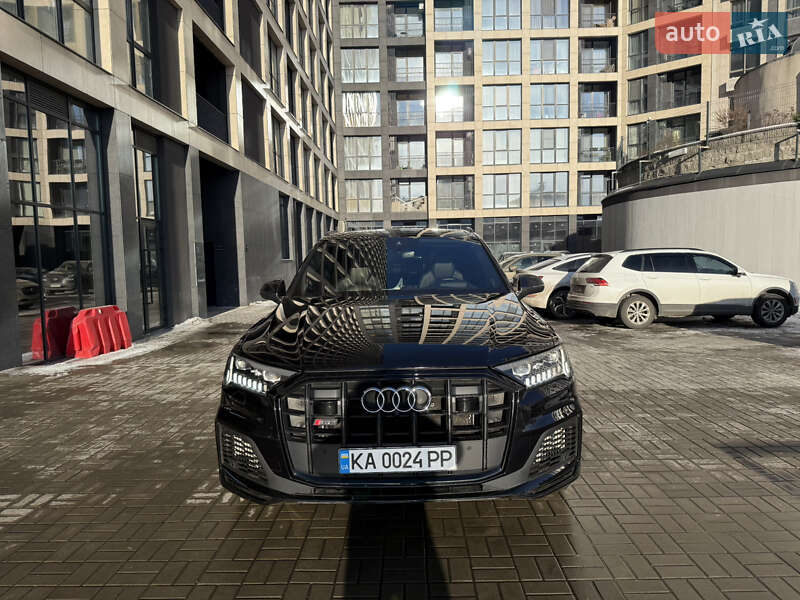 Внедорожник / Кроссовер Audi SQ7 2020 в Киеве