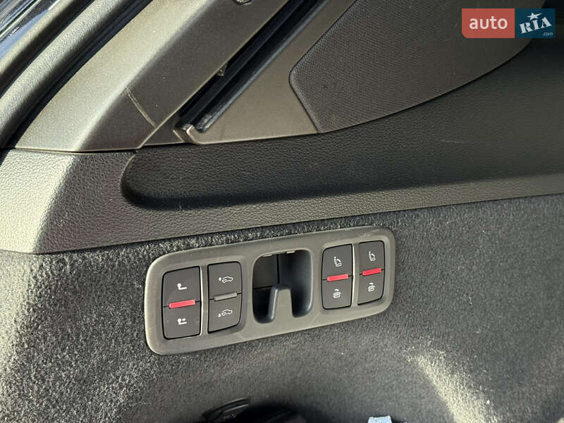 Внедорожник / Кроссовер Audi SQ7 2020 в Киеве