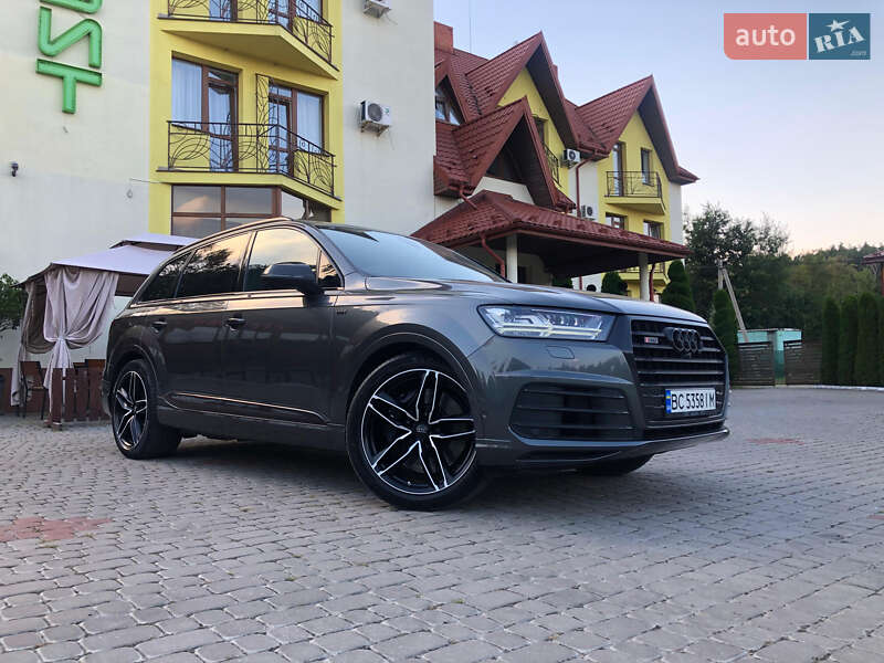 Внедорожник / Кроссовер Audi SQ7 2017 в Трускавце