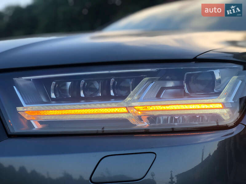 Внедорожник / Кроссовер Audi SQ7 2017 в Трускавце