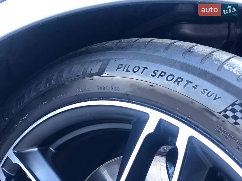 Внедорожник / Кроссовер Audi SQ7 2017 в Трускавце