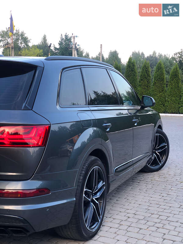 Внедорожник / Кроссовер Audi SQ7 2017 в Трускавце