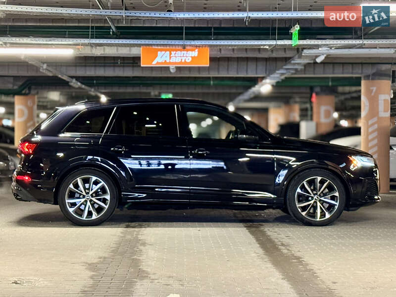 Внедорожник / Кроссовер Audi SQ7 2020 в Киеве