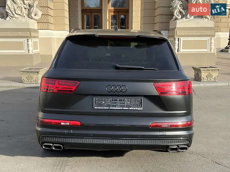 Позашляховик / Кросовер Audi SQ7 2017 в Києві