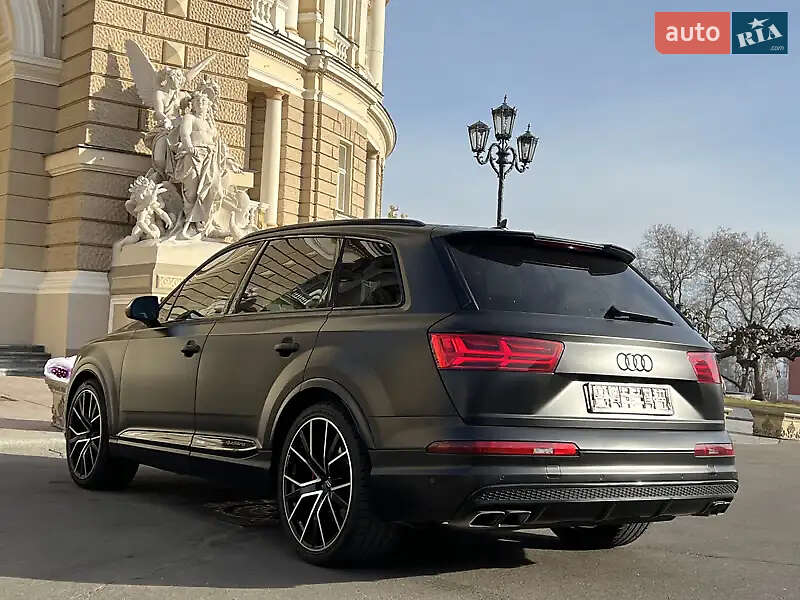 Позашляховик / Кросовер Audi SQ7 2017 в Києві