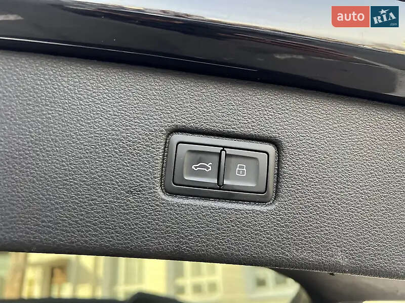 Позашляховик / Кросовер Audi SQ7 2017 в Києві