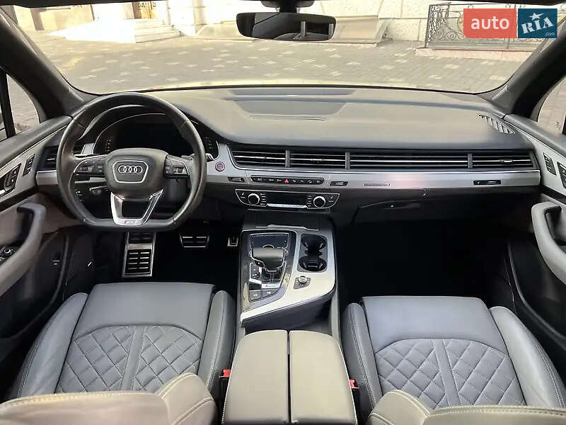 Позашляховик / Кросовер Audi SQ7 2017 в Києві