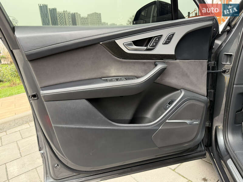 Внедорожник / Кроссовер Audi SQ7 2018 в Киеве фото 14 Внедорожник / Кроссовер Audi SQ7 2018 в Киеве