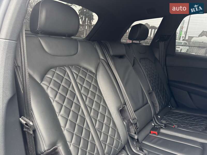 Внедорожник / Кроссовер Audi SQ7 2017 в Тернополе