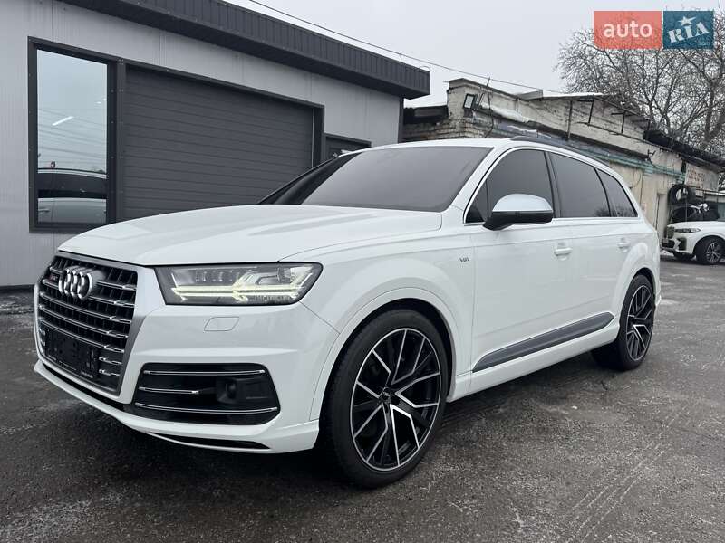 Внедорожник / Кроссовер Audi SQ7 2017 в Тернополе