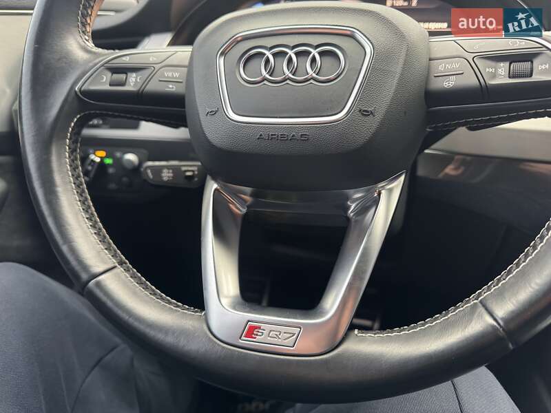 Внедорожник / Кроссовер Audi SQ7 2017 в Тернополе