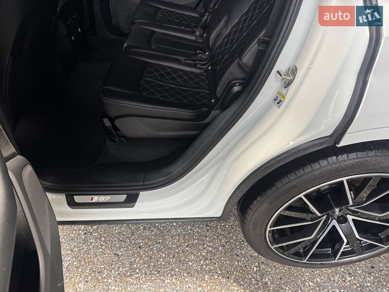 Внедорожник / Кроссовер Audi SQ7 2017 в Тернополе