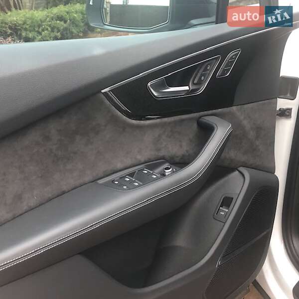 Внедорожник / Кроссовер Audi SQ7 2021 в Киеве