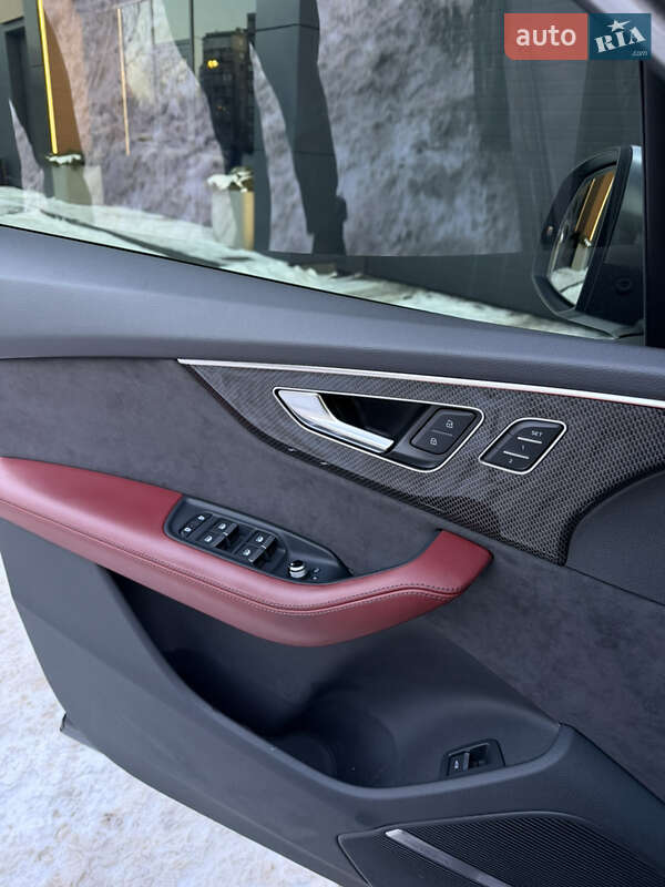 Позашляховик / Кросовер Audi SQ7 2021 в Києві