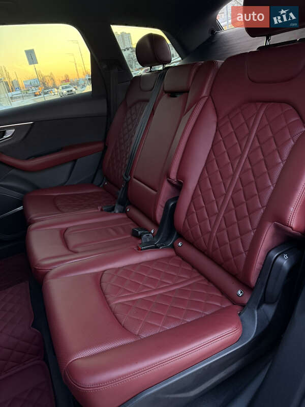 Позашляховик / Кросовер Audi SQ7 2021 в Києві