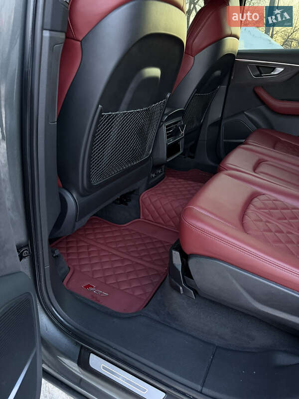 Позашляховик / Кросовер Audi SQ7 2021 в Києві