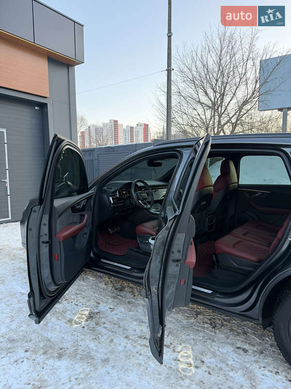 Позашляховик / Кросовер Audi SQ7 2021 в Києві