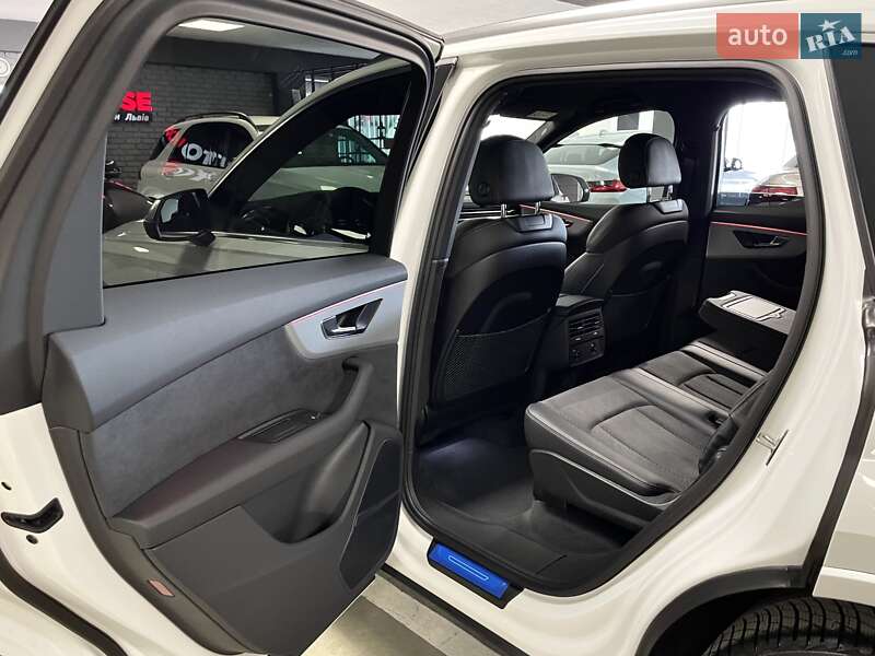 Позашляховик / Кросовер Audi SQ7 2024 в Львові