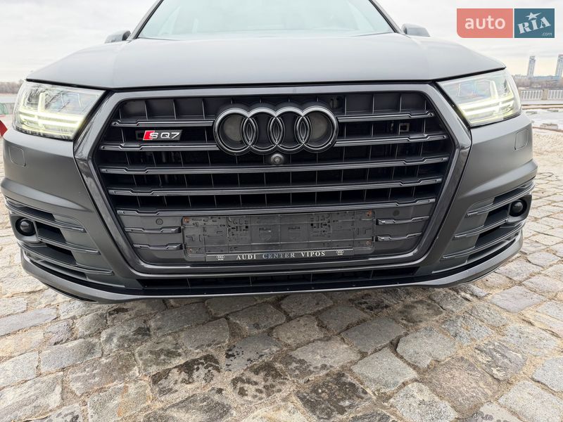 Позашляховик / Кросовер Audi SQ7 2018 в Києві