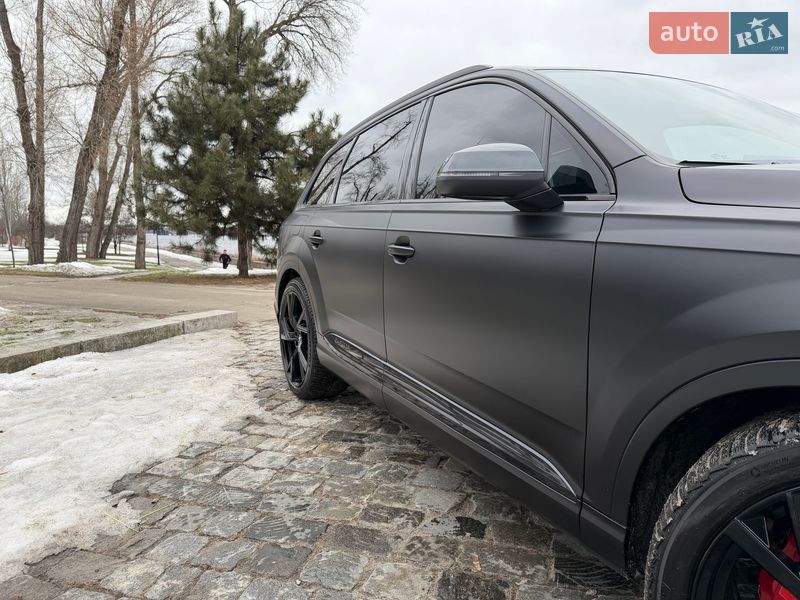 Позашляховик / Кросовер Audi SQ7 2018 в Києві