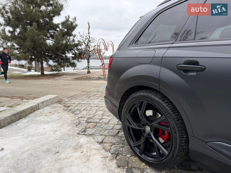Позашляховик / Кросовер Audi SQ7 2018 в Києві