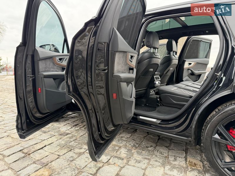 Позашляховик / Кросовер Audi SQ7 2018 в Києві