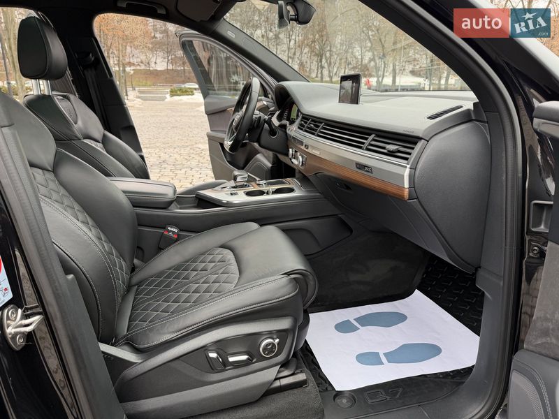 Позашляховик / Кросовер Audi SQ7 2018 в Києві