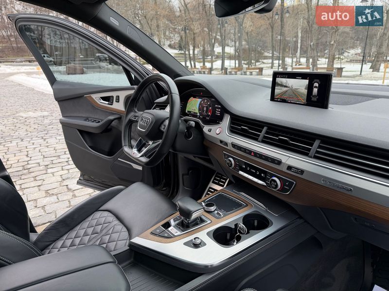 Позашляховик / Кросовер Audi SQ7 2018 в Києві
