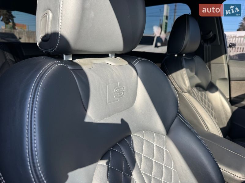 Внедорожник / Кроссовер Audi SQ7 2017 в Тернополе