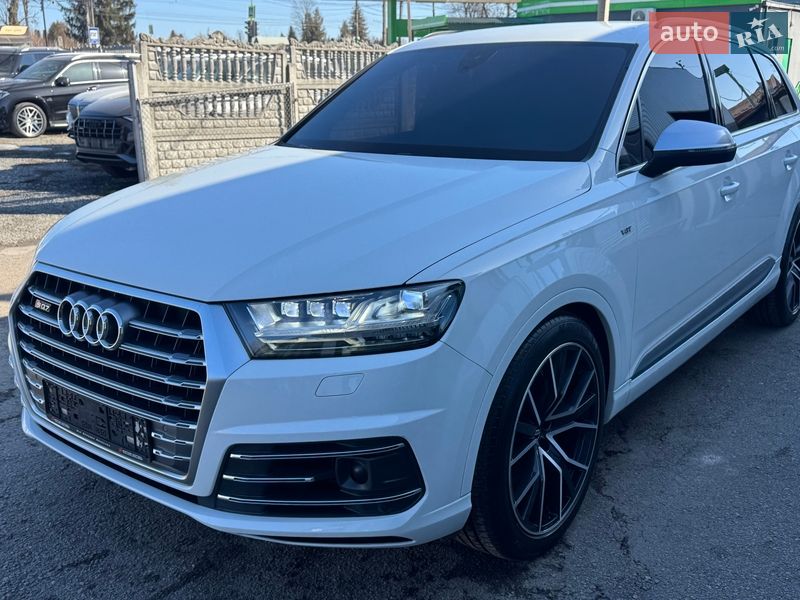 Внедорожник / Кроссовер Audi SQ7 2017 в Тернополе