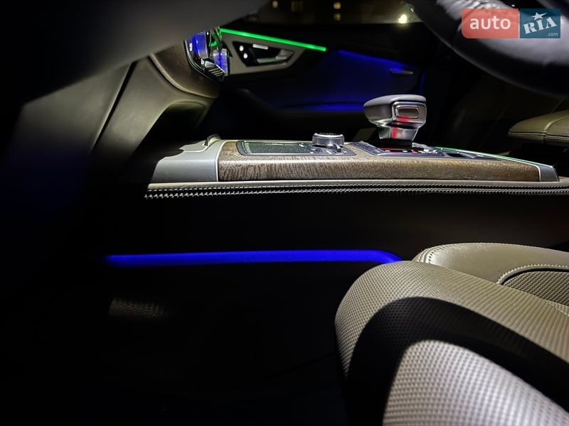 Внедорожник / Кроссовер Audi SQ7 2017 в Тернополе