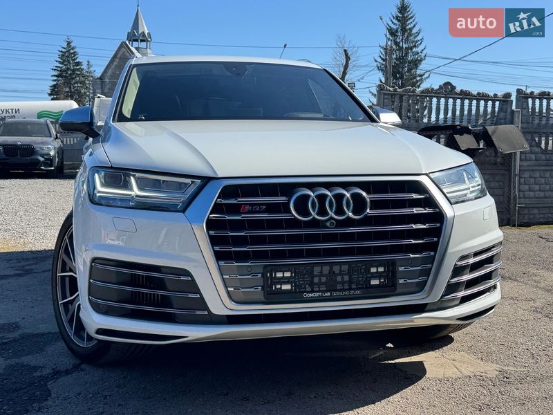 Внедорожник / Кроссовер Audi SQ7 2017 в Тернополе