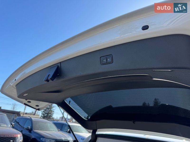 Внедорожник / Кроссовер Audi SQ7 2017 в Тернополе