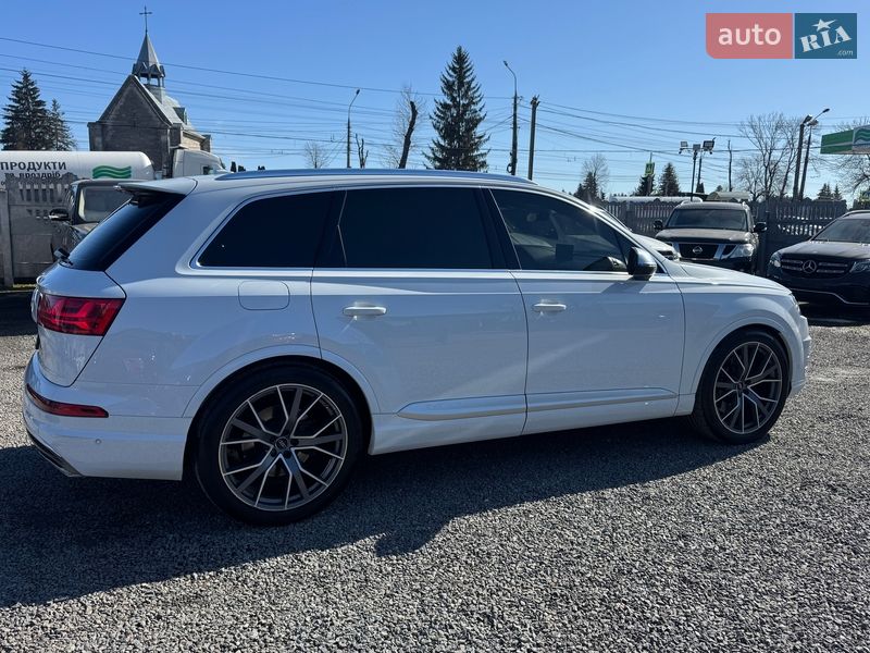 Внедорожник / Кроссовер Audi SQ7 2017 в Тернополе