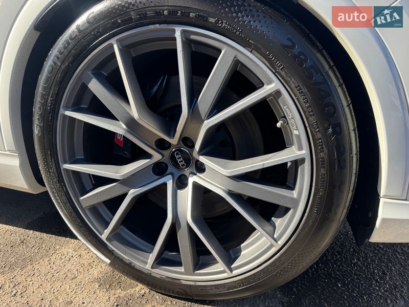 Внедорожник / Кроссовер Audi SQ7 2017 в Тернополе