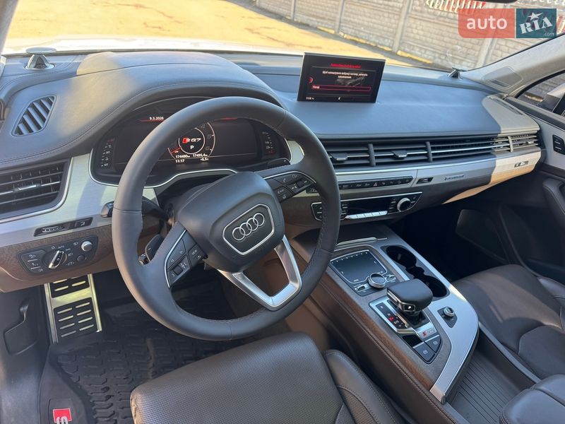 Внедорожник / Кроссовер Audi SQ7 2017 в Тернополе