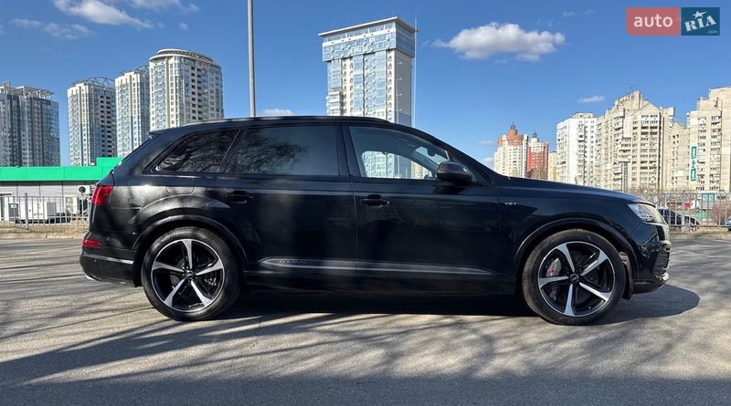 Позашляховик / Кросовер Audi SQ7 2017 в Києві