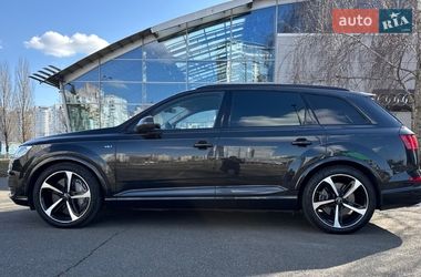 Внедорожник / Кроссовер Audi SQ7 2017 в Киеве