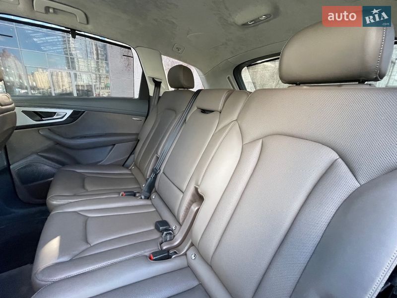 Позашляховик / Кросовер Audi SQ7 2017 в Києві
