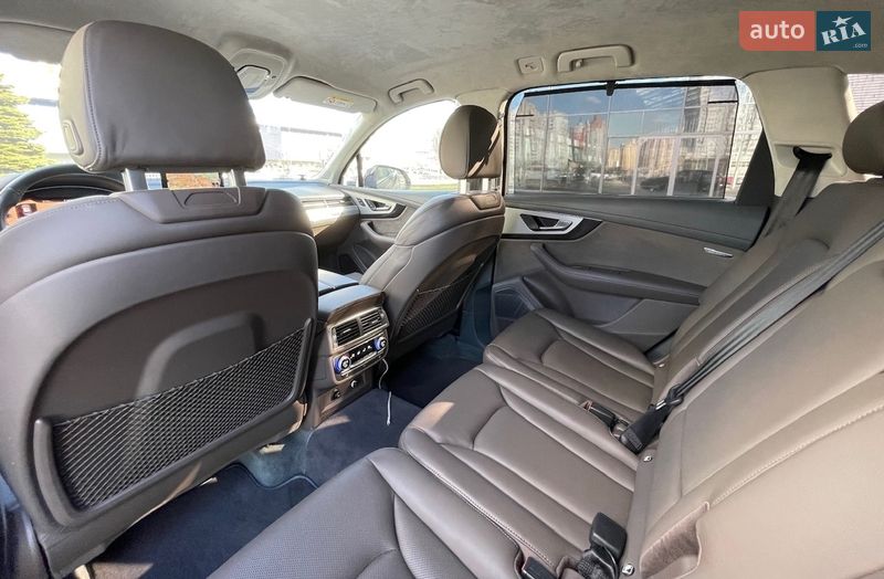 Позашляховик / Кросовер Audi SQ7 2017 в Києві