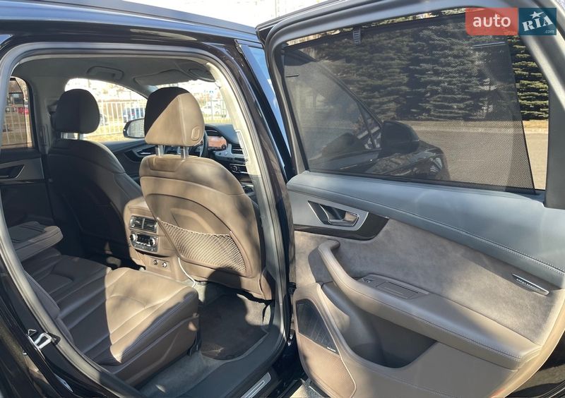 Позашляховик / Кросовер Audi SQ7 2017 в Києві