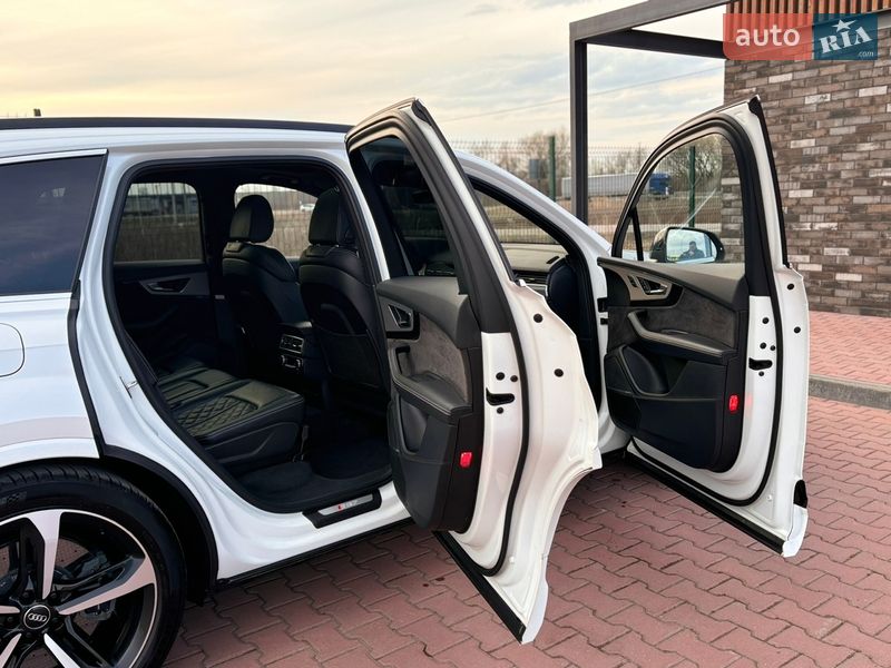 Внедорожник / Кроссовер Audi SQ7 2017 в Ровно фото 17 Внедорожник / Кроссовер Audi SQ7 2017 в Ровно