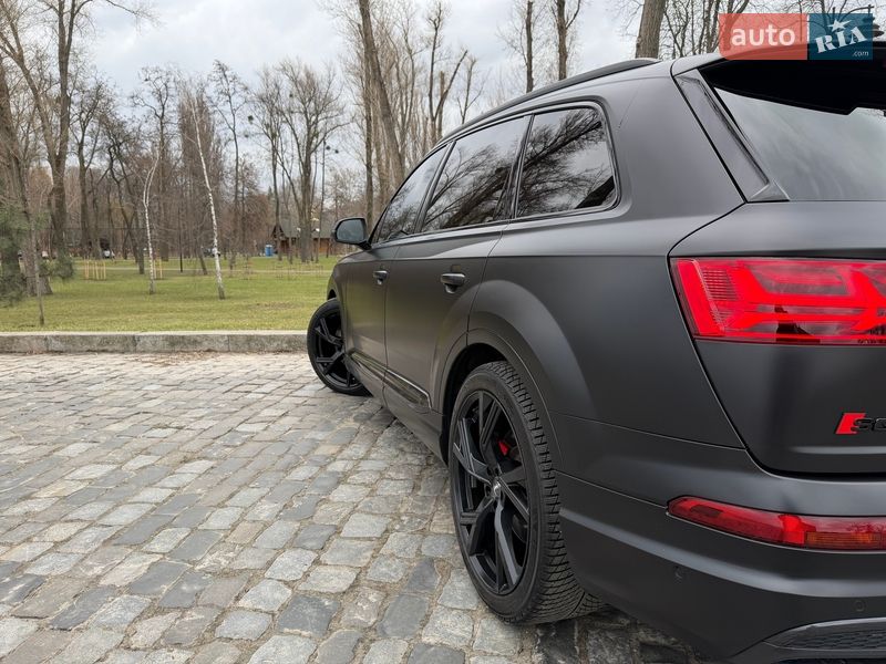 Внедорожник / Кроссовер Audi SQ7 2018 в Киеве