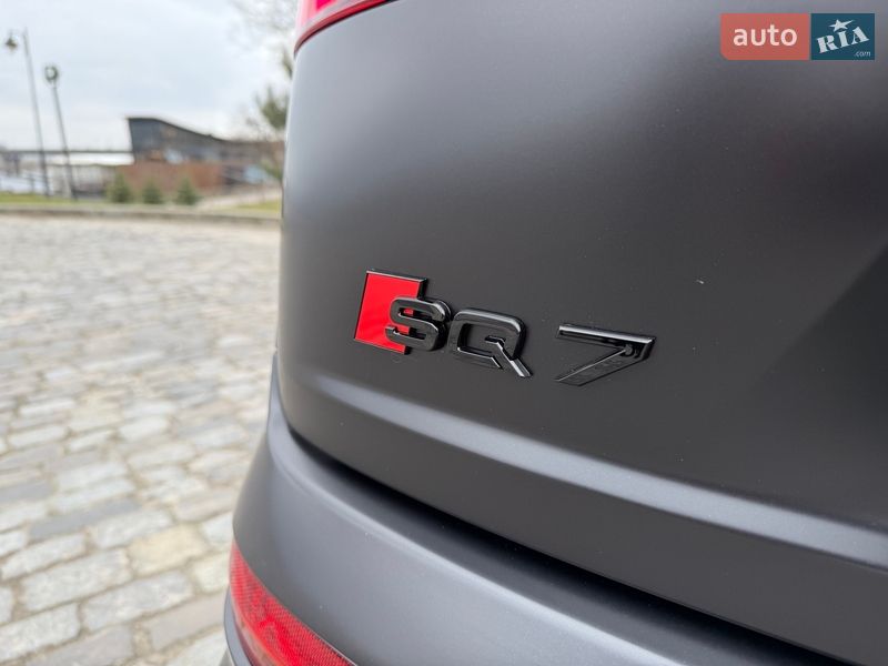Внедорожник / Кроссовер Audi SQ7 2018 в Киеве