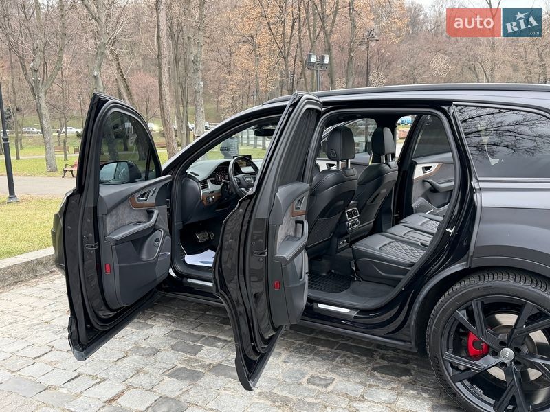 Внедорожник / Кроссовер Audi SQ7 2018 в Киеве