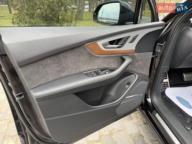 Внедорожник / Кроссовер Audi SQ7 2018 в Киеве