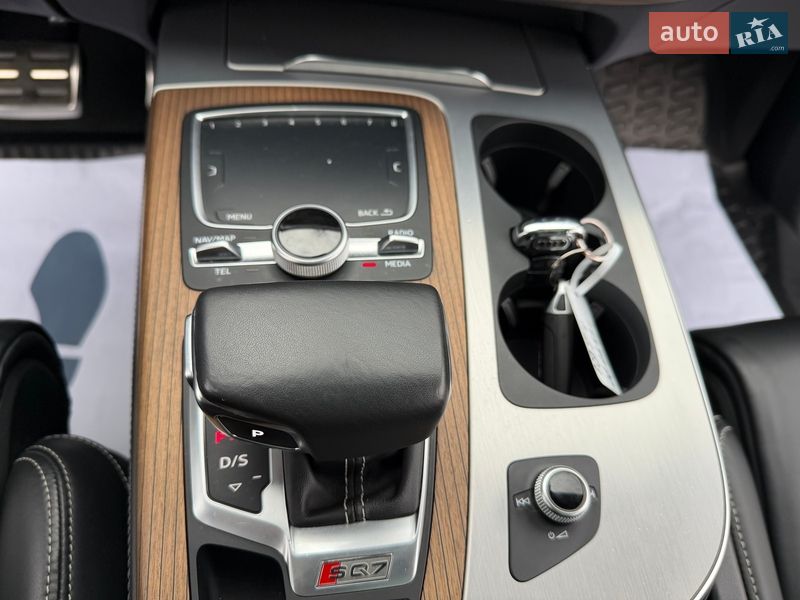 Внедорожник / Кроссовер Audi SQ7 2018 в Киеве