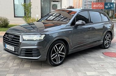 Позашляховик / Кросовер Audi SQ7 2018 в Києві
